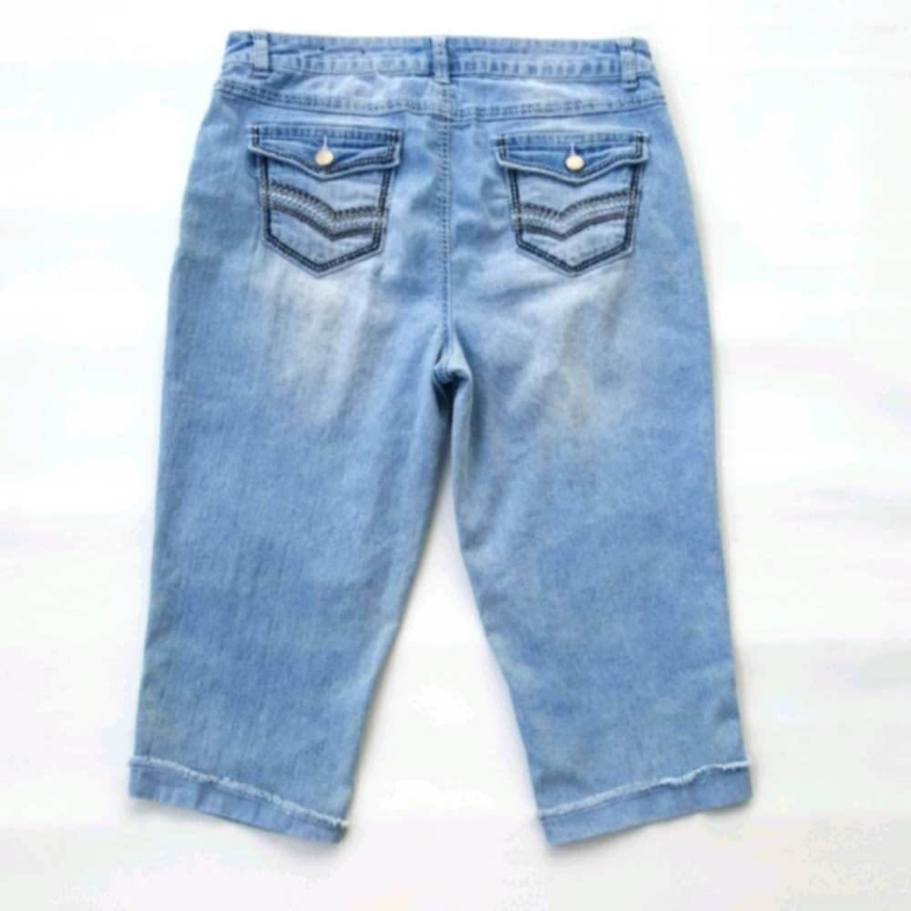 CATO ♡ Distressed Embroidered Blue Jean Capris 12